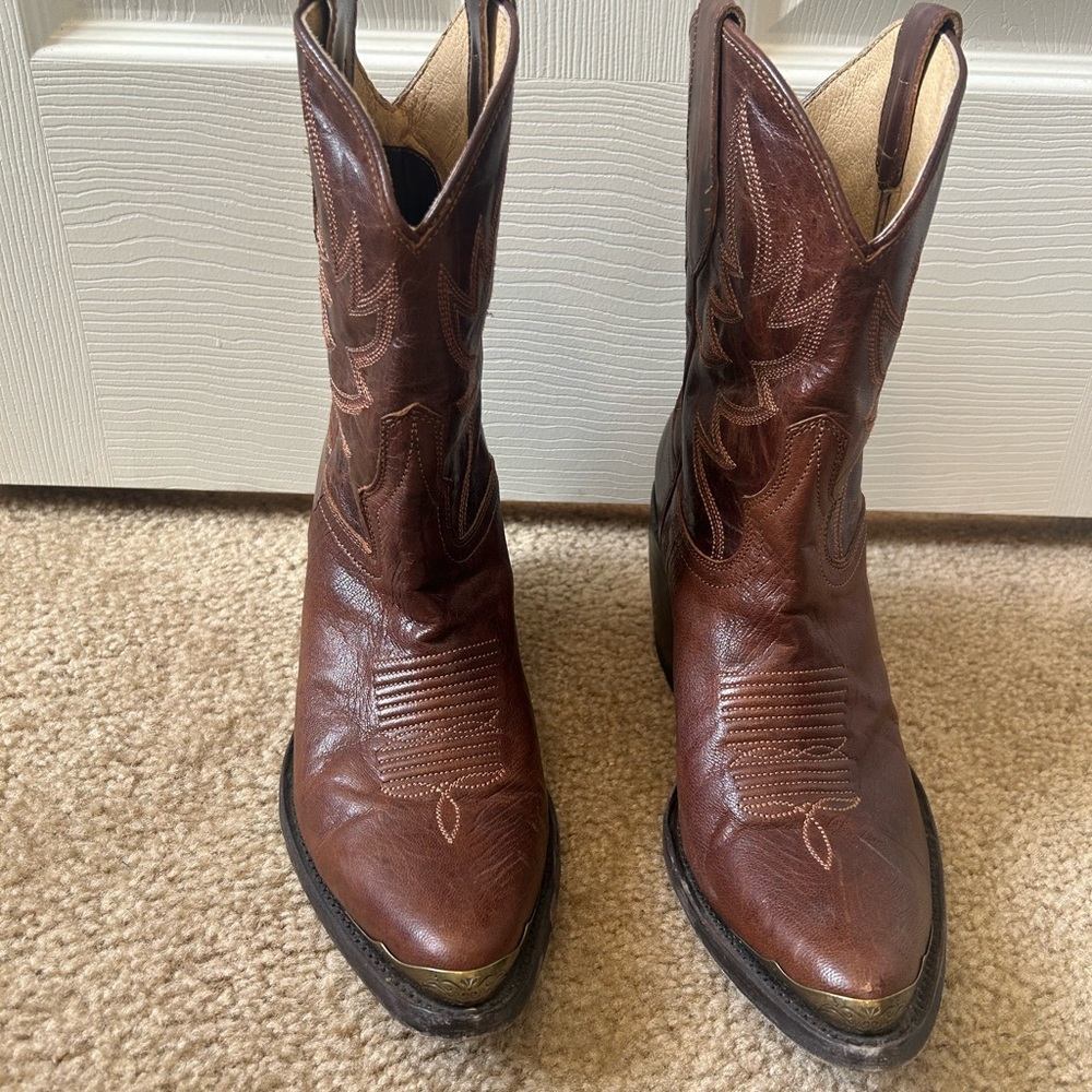Idyllwind Wheels Brown Leather Western Booties- Round toe
